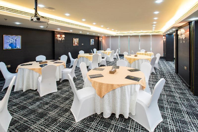 Golden Bujari Hotel Αλ Κομπάρ Εξωτερικό φωτογραφία